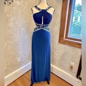 Gorgeous Betsy & Adam Formal Gown - Size 6 - Mint Condition!!